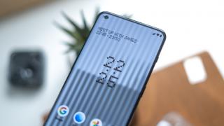 Nothing Phone (1) are câteva dotări confirmate de către companie; Ramă din aluminiu reciclat, încărcare wireless, muchii ultra-înguste