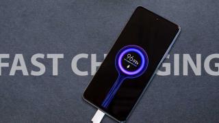 vivo e pregătit să ne ofere un smartphone cu suport pentru alimentarea rapidă la 200W!