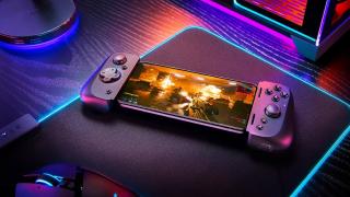 Razer lansează Kishi V2, controller de gaming pentru telefoanele Android, mai prietenos cu diagonalele mari