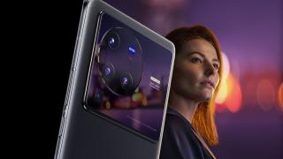vivo X80 Pro a debutat în Europa: telefon cu gimbal, optică Zeiss; Cât costă + data lansării
