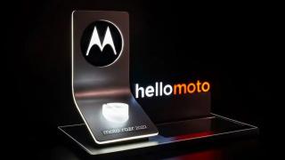 Motorola RAZR 3 primeşte un teaser şi o schimbare de nume; Telefonul pliabil se va numi Moto RAZR 2022