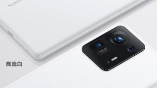 Xiaomi 13 este testat într-o variantă cu spate ceramic și va sosi mai devreme decât predecesorul, poate în noiembrie