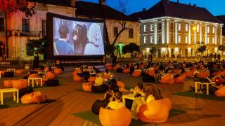 Orange România aduce cinematografele Pop-Up Cinema în 6 oraşe din România; Încasările merg spre Fundaţia Orange