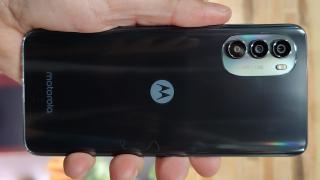Motorola Moto G82 5G: Hardware midrange cu un plus la camera principală, ecran AMOLED