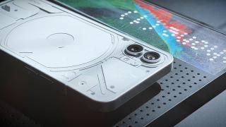 Nothing Phone (1) se lasă admirat în noi randări cu iz oficial înainte de debut