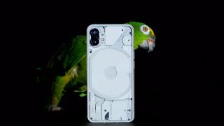 Nothing Phone (1) a debutat: telefon midrange cu spate transparent cu 900 LED-uri, procesor Snapdragon 778G+