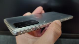 POCO F4 GT: Hardware ca de flagship, cu concesii la camera + butoane fizice pop up