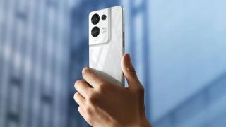 OPPO Reno8 Pro şi Reno8 au debutat global; Ce dotări au şi cât costă