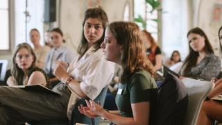 Contribuția femeilor din domeniul tehnologiei este celebrată la Școala de Vară pentru Leadership Feminin în Era Digitală, din Praga