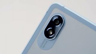 Lenovo anunță tableta Legion Y700 Ultimate Edition, cu spate din sticlă ce își poate schimba culoarea