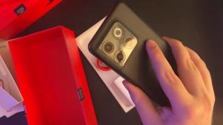 Cineva a comis-o! Unboxing-ul lui OnePlus 10T a apărut deja pe web cu o zi înainte de lansare