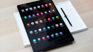 Samsung Galaxy Tab S8 Ultra 5G: Baterie uriaşă secătuită de ecranul mare, 5G, CPU