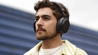 Sennheiser lansează căştile Momentum 4 Wireless, cu autonomie de 60 de ore