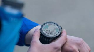 Garmin Enduro 2 a sosit: ceas inteligent pentru atleţii de cursă lungă