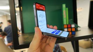 Samsung Galaxy Z Flip4 Hands-on: Pliabilul cu clapetă este actualizat, cu o balama mai discretă, pliu camuflat și Snapdragon 8+ Gen1 (Video)