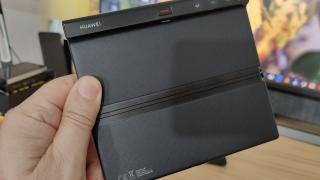 Huawei Mate Xs 2: Benchmark-uri faultate de un CPU din 2020 şi răcire modestă pe o talie subţire