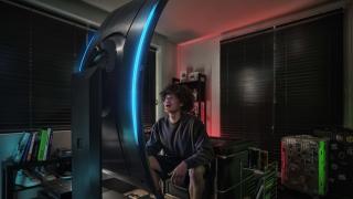 Samsung lansează Odyssey Ark - un monitor de gaming uriaș (139 cm) ce aduce și un mod "cockpit"