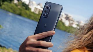 Motorola Edge (2022) inaugurează procesorul MediaTek Dimensity 1050, tocmai a deubtat cu ecran de 144 Hz OLED