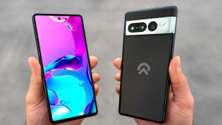 Prototipuri de Google Pixel 7 și 7 Pro își fac apariția într-un hands-on (video UnboxTherapy)