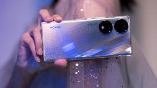 HONOR 70 5G disponibil la precomandă în România, împreună cu noile căşti HONOR Earbuds 3 Pro