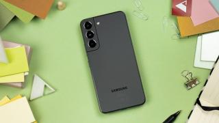 Turul Magazinelor #1145: Cel mai ieftin Galaxy S22, smart TV FHD la 799 lei, huse Samsung Galaxy Z Fold 4