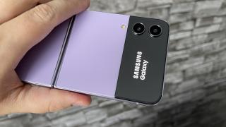 Samsung Galaxy Z Flip4: Conectivitate ca la carte, cu WiFi 6, 5G, NFC și Bluetooth 5.2