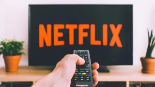 Abonamentul Netflix cu reclame ar urma să coste între 7 şi 9 dolari; Câte minute de reclamă vedem pe oră?
