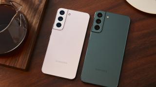 Turul Magazinelor #1149: Cel mai ieftin Galaxy S22 şi POCO F4 GT, ofertă pentru Moto Edge 30 Pro, baterie cu alimentare solară