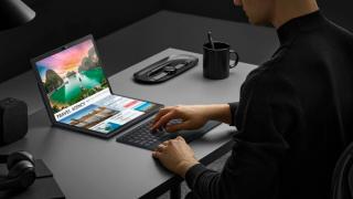 IFA 2022: ASUS lansează Zenbook 17 Fold OLED - Primul laptop cu ecran pliabil din lume, cu CPU Intel Core i7 Gen 12 și Windows 11; Cât costă?