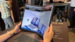 IFA 2022: ASUS Zenbook 17 Fold OLED prezentare Hands-On - Cel mai mare laptop cu display pliabil de pe piață