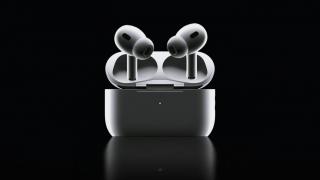 Apple anunță căștile wireless AirPods Pro 2: Aduc cipset audio H2, autonomie generoasă, UWB și o carcasă cu difuzor pentru localizare facilă