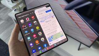 Samsung Galaxy Z Fold 4: Display-ul campion absolut la luminozitate, panouri fără precedent