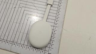 Google Chromecast 2022 va fi mai ieftin şi îl vedem în primele fotografii