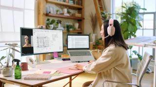 Logitech a lansat camerele web Brio 500 și căștile Zone Vibe - Periferice accesibile și sustenabile pentru mediul de lucru hibrid