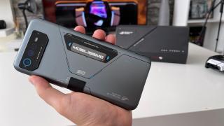 ASUS ROG Phone 6D Ultimate Unboxing: colecţia de toamnă a telefoanelor de gaming cu bestia Dimensity 9000+ (Video)