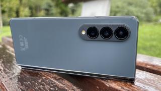 Samsung Galaxy Z Fold 4: Camera cu extra zoom, stabilizare, Night Mode savuros