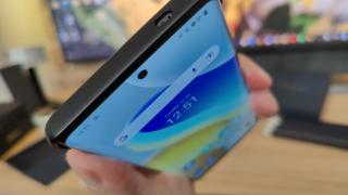vivo X80 Pro: Acustică stereo corectă, nu exagerat de gălăgioasă şi primim şi căşti