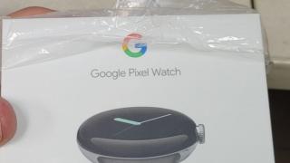 Pixel Watch apare fotografiat din nou, de această dată sub forma pachetului retail; Se lansează într-o săptămână