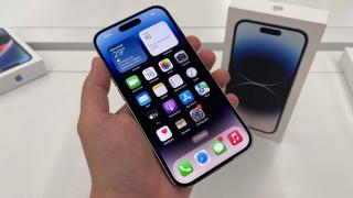 iPhone 14 Pro are probleme cu repornirile în vreme ce se încarcă