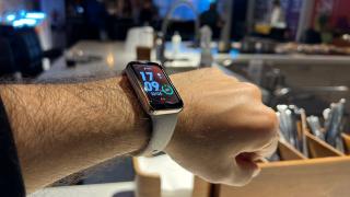 Xiaomi Smart Band 7 Pro Hands on: primele impresii despre brăţara de fitness cu Alexa, 100+ moduri de fitness