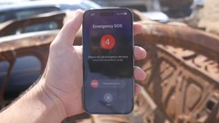 iPhone 14 sună la poliţie/ambulanță când te dai în rollercoaster