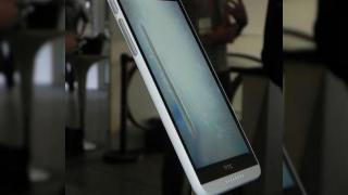 HTC Desire 816 hands on preview: cel mai interesant telefon midrange din Barcelona (Retro MWC 2014 - Video)