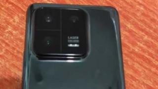 Xiaomi 13 apare într-o fotografie hands on, cu modul foto mult extins, inscripţia "Laser"