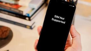 Un bug nou în iOS 16: iPhone 14 nu recunoaște cartelele SIM și se blochează