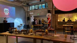 HyperX aniversează 20 de ani de activitate și sărbătorește printr-un eveniment de presă local, cu gaming, muzică și noile monitoare Armada