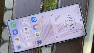 Honor 70: Display satisfăcător vizual, până la curburi