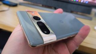 Google Pixel 7 Pro Unboxing: spatele începe să îmi placă, dar ce ne facem cu Tensor G2, 5G? (Video)