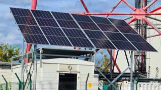Orange România foloseşte energie verde pentru a reduce amprenta de carbon a reţelei sale