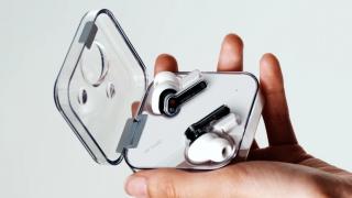 Căștile wireless Nothing Ear (2) ar putea debuta la începutul lunii decembrie