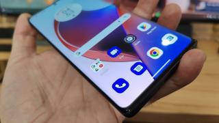 Motorola Edge 30 Ultra: OS, UI, aplicaţii cu extra productivitate, simplitate